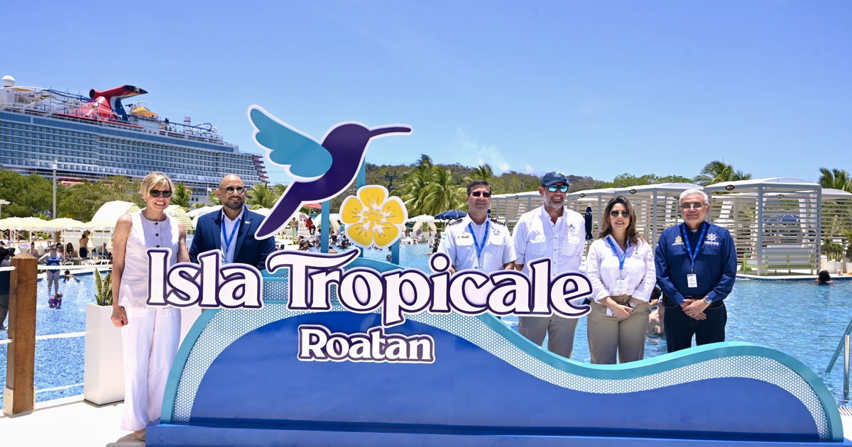 Carnival Cruise Line Unveils New Pool Area and Brand Identity For